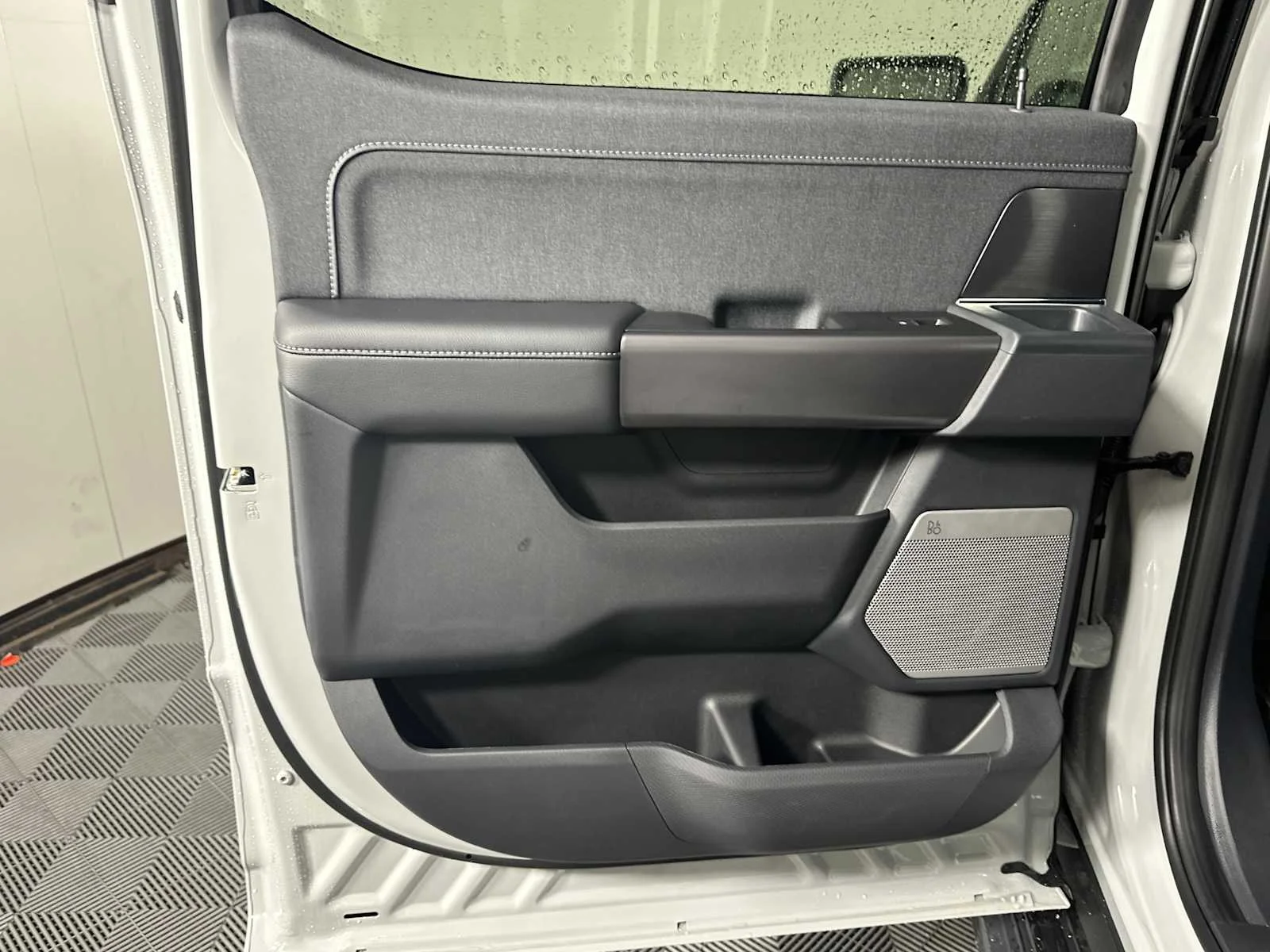 New 2026 Avalanche Gray Ford LARIAT image 25