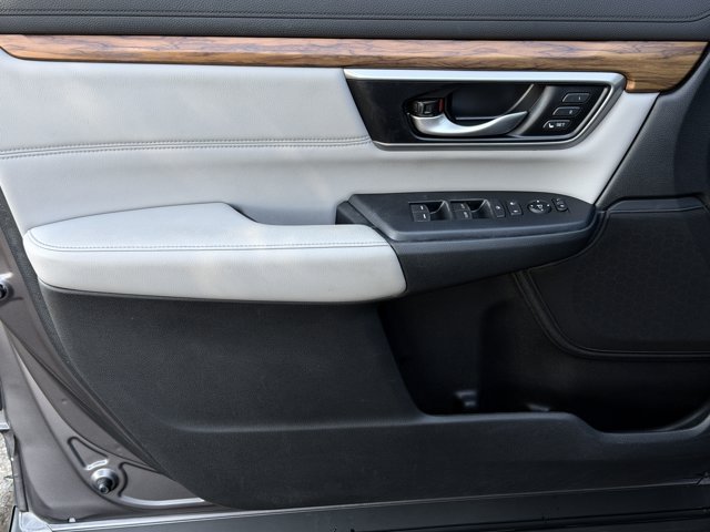 Used 2019 Modern Steel Metallic Honda Touring AWD image 6