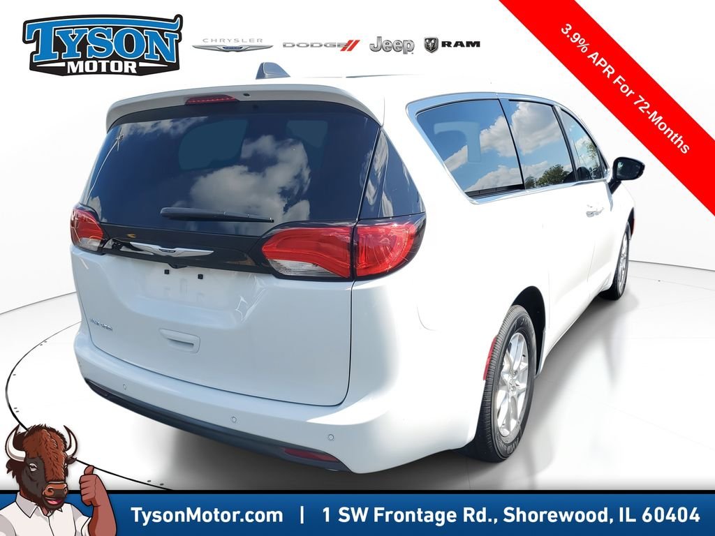2026 Chrysler Voyager LX - Photo 4