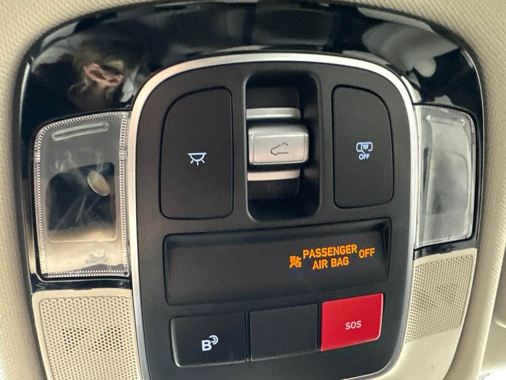 Certified Used 2025 Gray Hyundai SEL Convenience image 26
