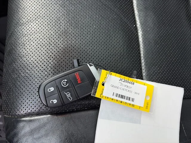 Used 2018 White Jeep Limited image 43