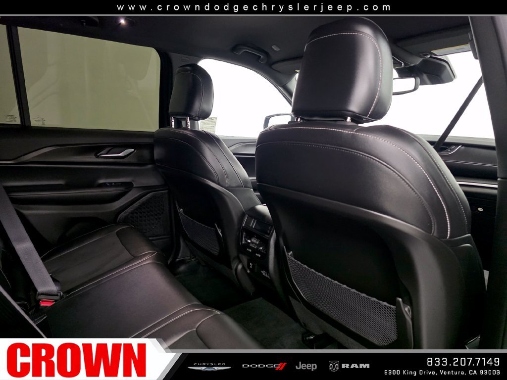 Used 2023 White Jeep Altitude image 13