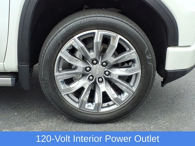 Used 2024 White GMC Denali image 32