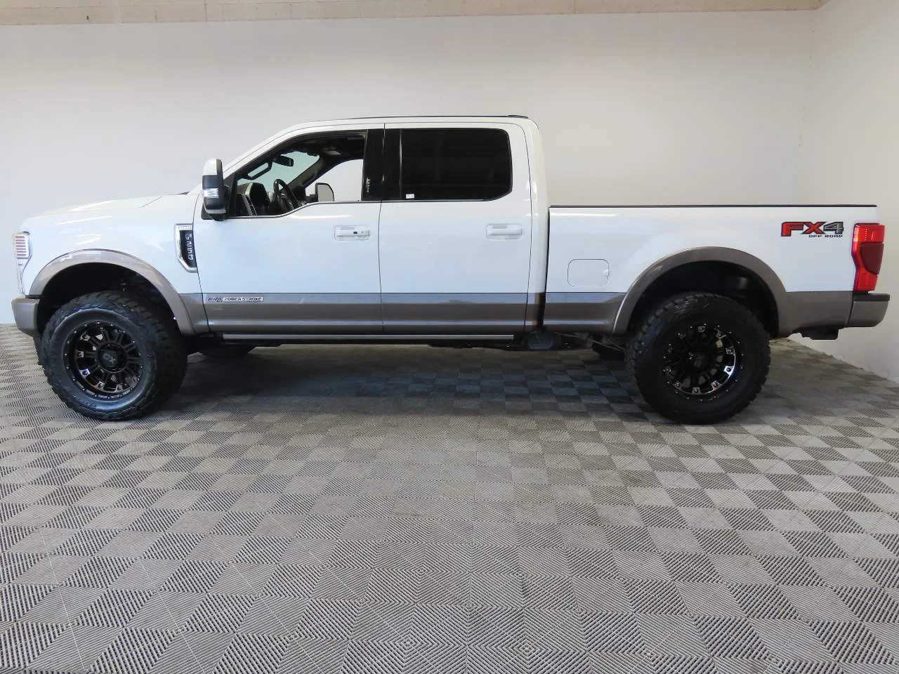 Used 2021 Oxford White Ford King Ranch Crew Cab image 7