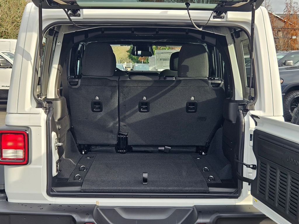 2026 Jeep Wrangler 4-Door Willys - Photo 10
