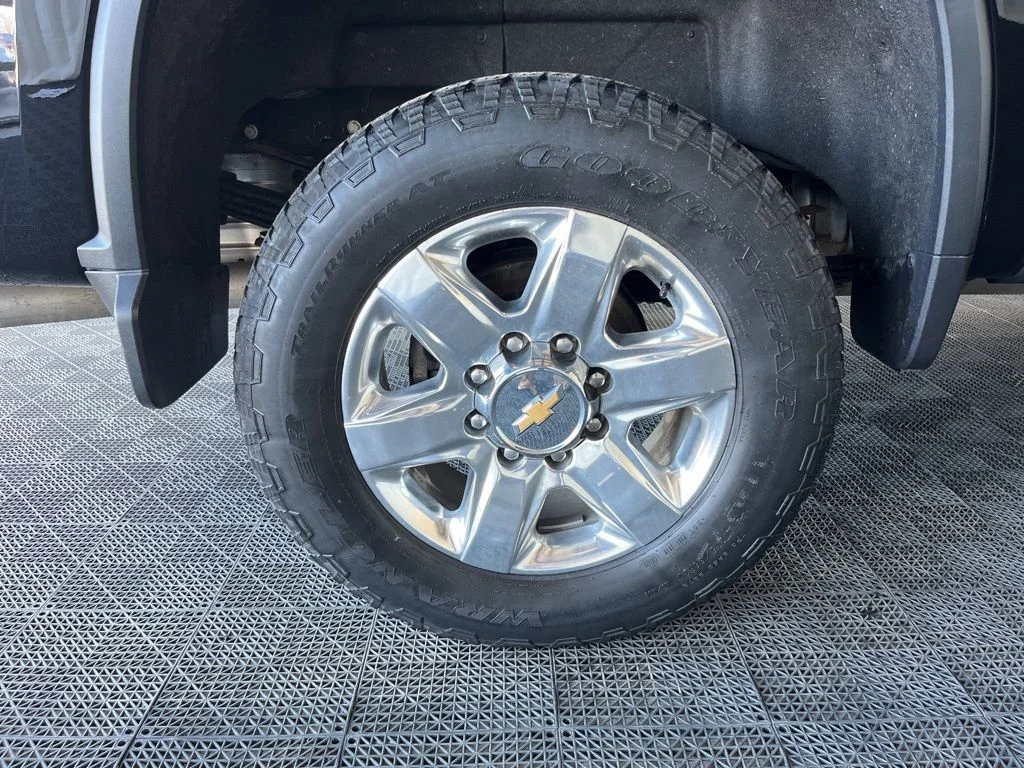 Used 2021 Black Chevrolet LTZ image 22