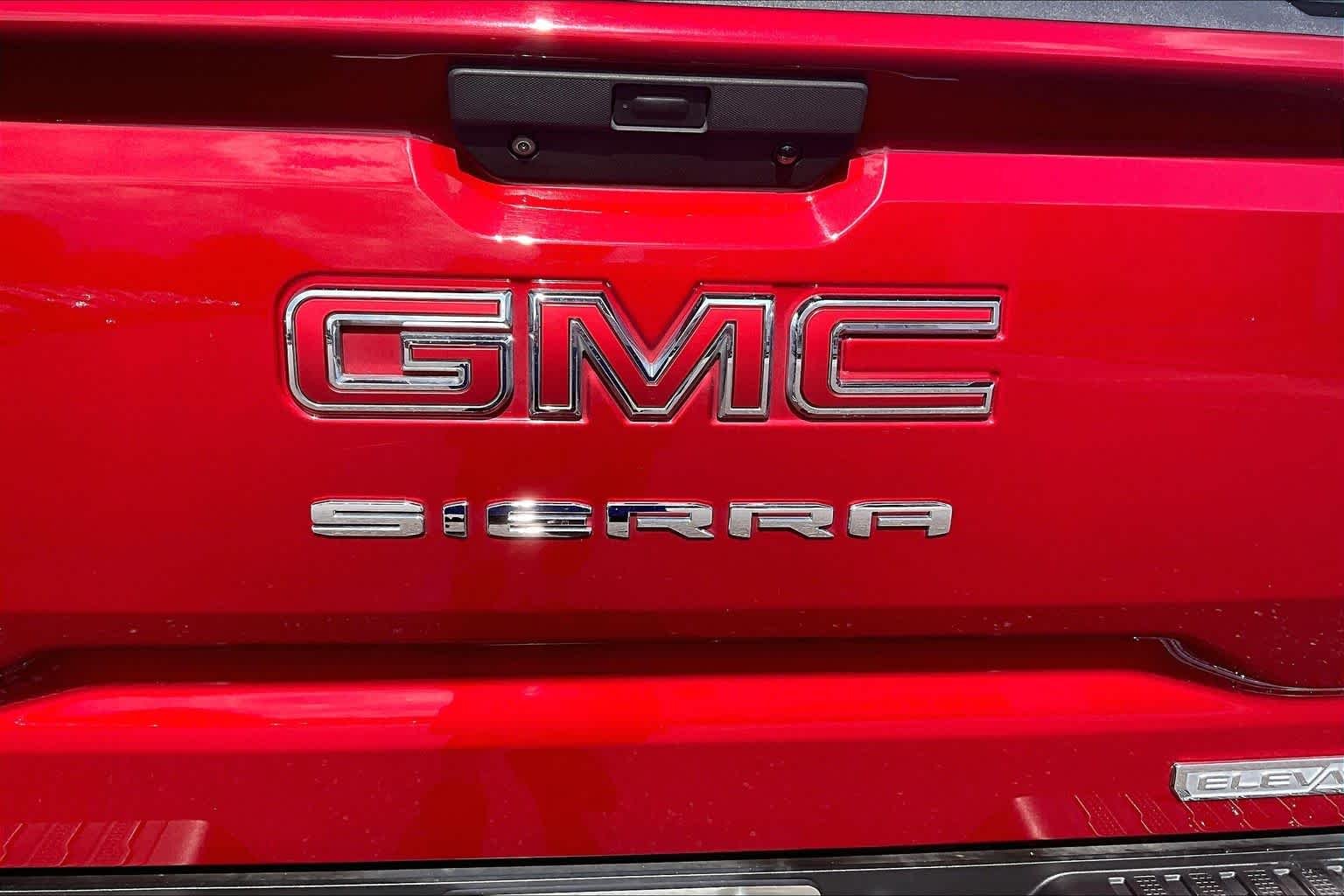 Used 2021 Cayenne Red Tintcoat GMC Elevation image 33