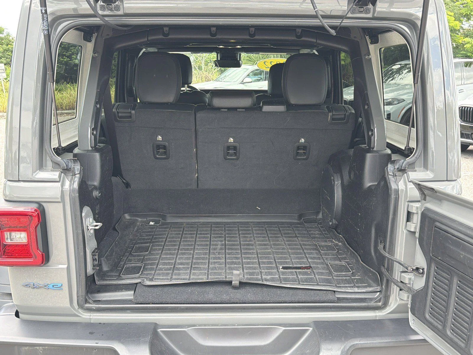 Used 2022 Gray Jeep Unlimited Rubicon 4xe image 12