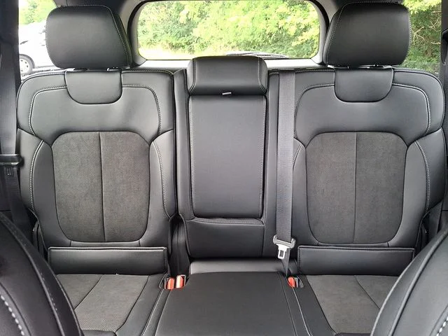 New 2026 White/off-white Jeep Laredo Altitude image 13