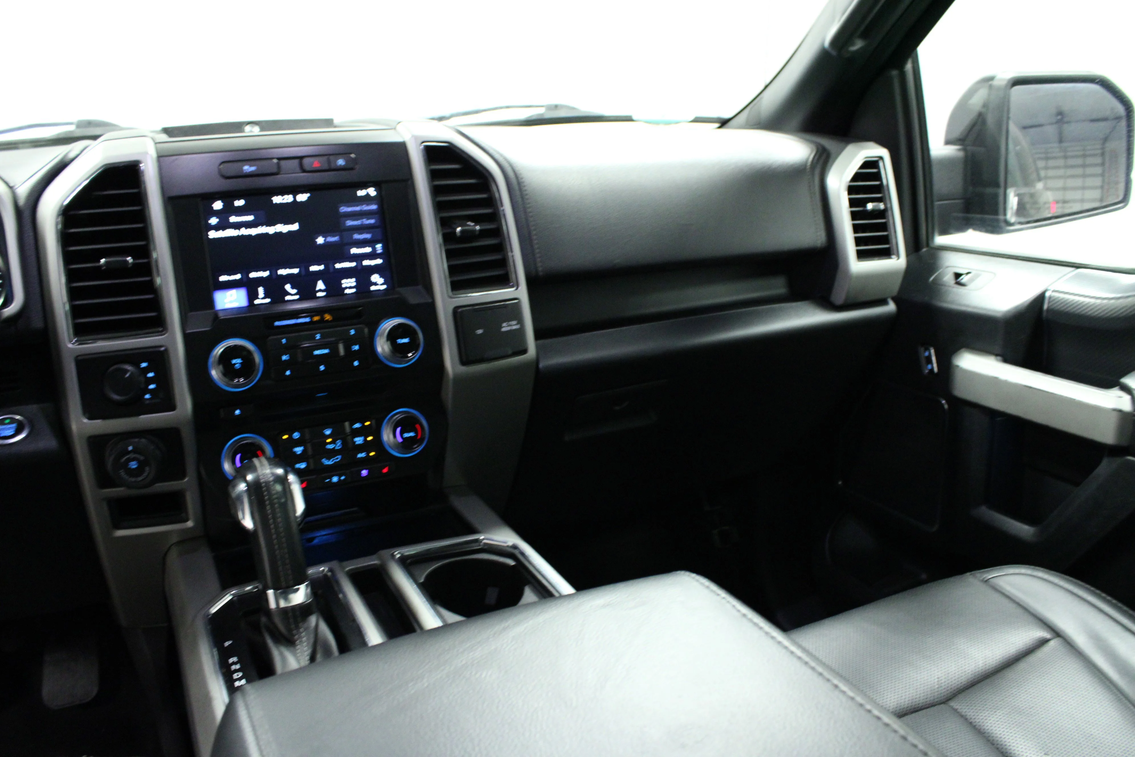 Used 2018 Shadow Black Ford LARIAT image 19