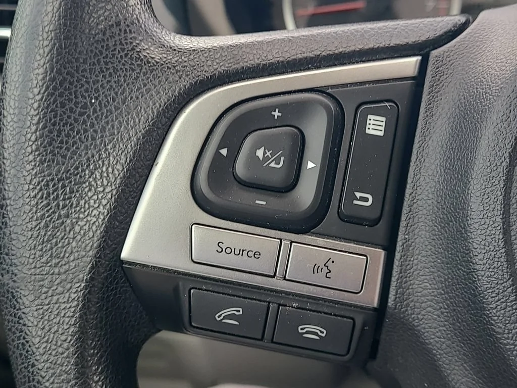 Used 2018 White Subaru 2.5i image 19