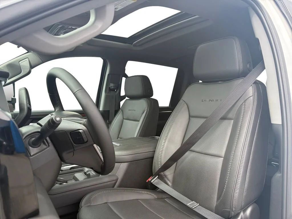 Used 2025 Summit White GMC Denali image 28