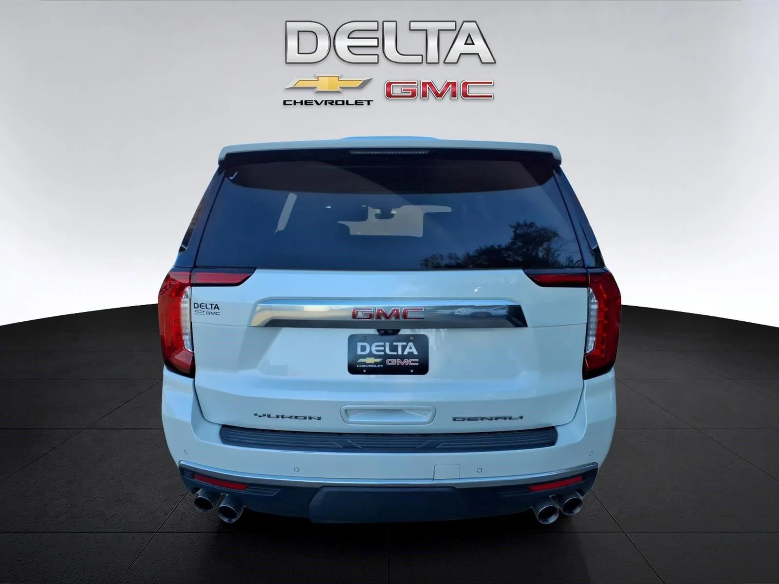 Used 2021 WHITE FROST TRICOAT GMC Denali image 4