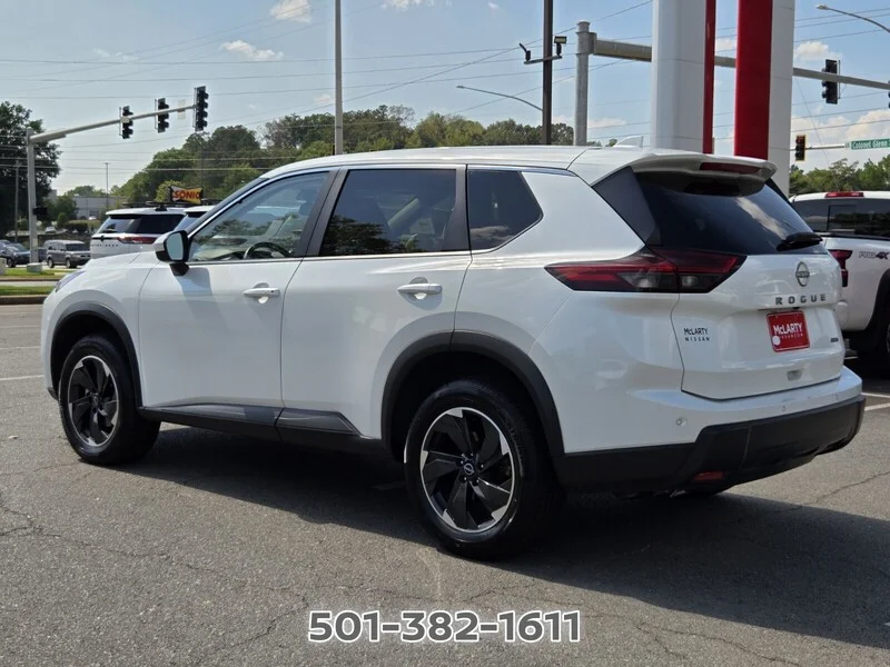 Used 2025 White Pearl NISSAN AWD SV image 7
