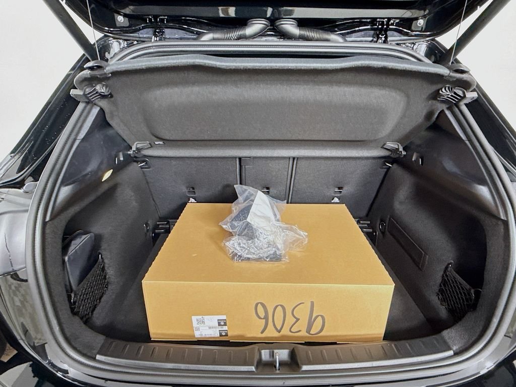 New 2026 Cosmos Black Metallic Mercedes-Benz GLA 250 image 27
