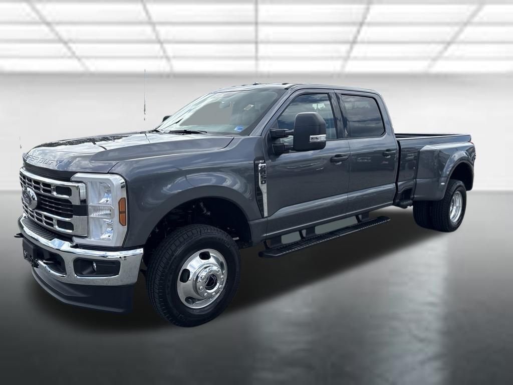 Used 2026 Gray Ford XLT image 28