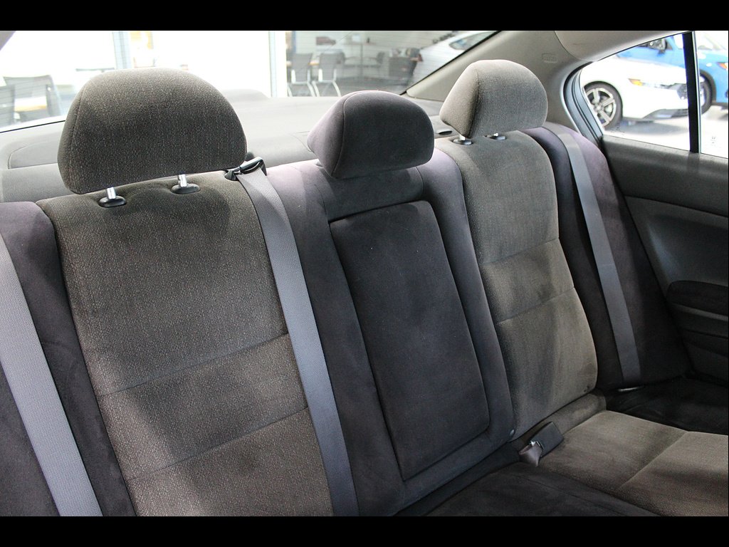Used 2008 Alabaster Silver Metallic Honda LX image 21