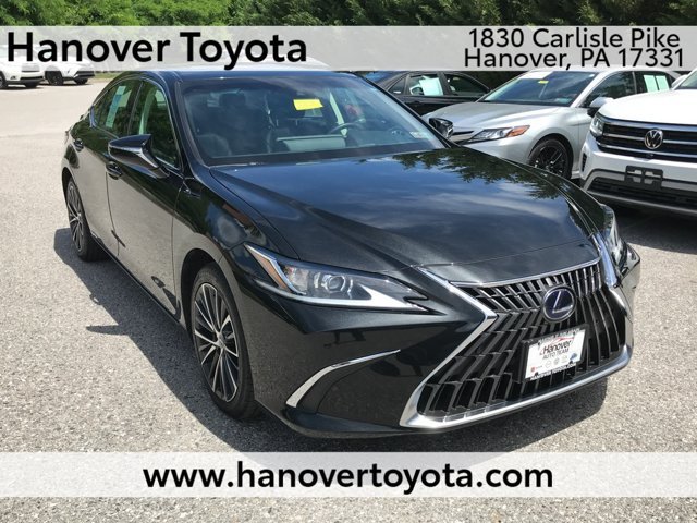 2022 Lexus ES 300h 300h's photo