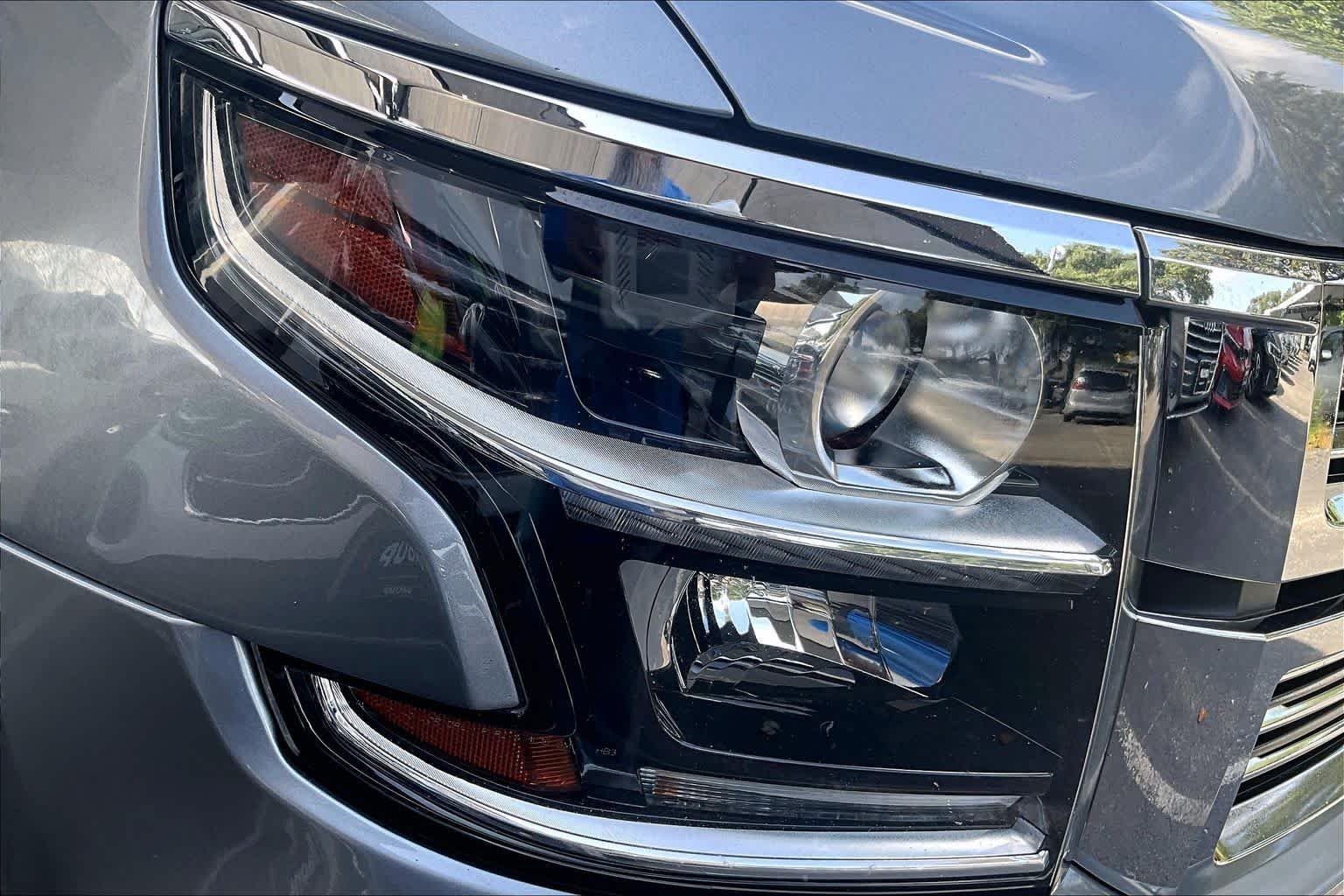 Used 2018 Satin Steel Metallic Chevrolet Premier image 27