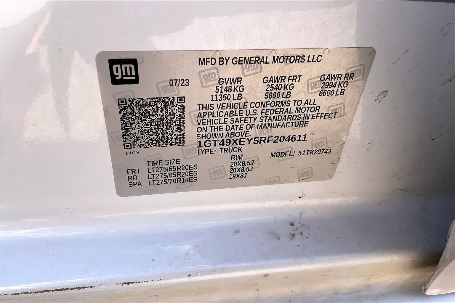 Used 2024 White Frost Tricoat GMC Denali Ultimate image 34
