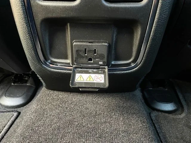 Used 2022 Sting-Gray Clearcoat Jeep Laredo X image 39
