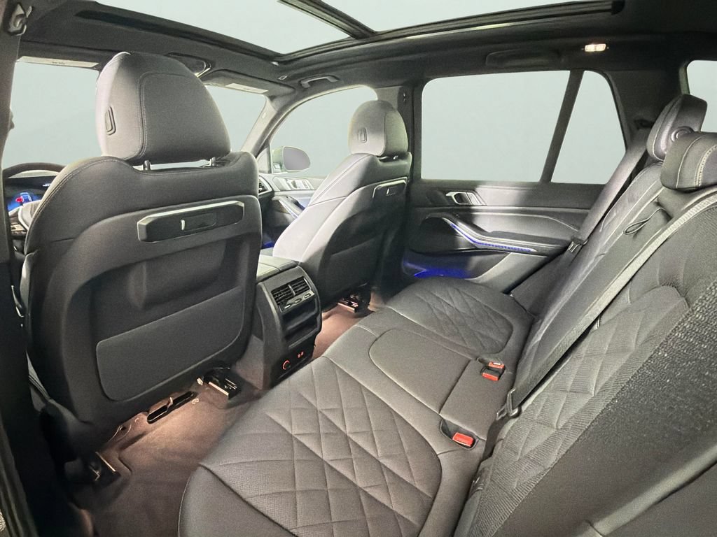 Used 2025 Black BMW xDrive50e image 29