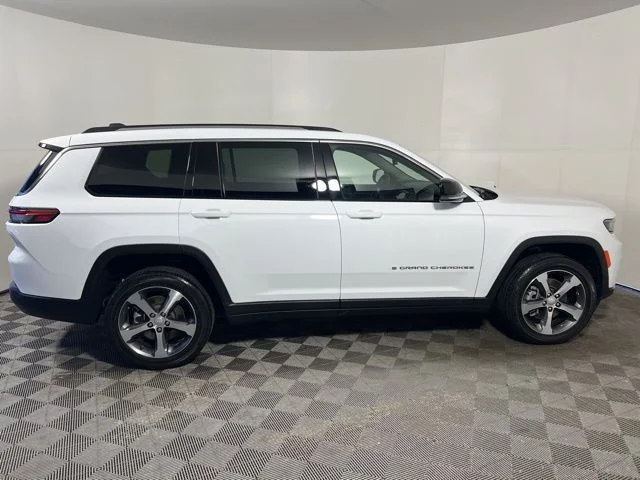 Used 2023 White Jeep Limited image 10