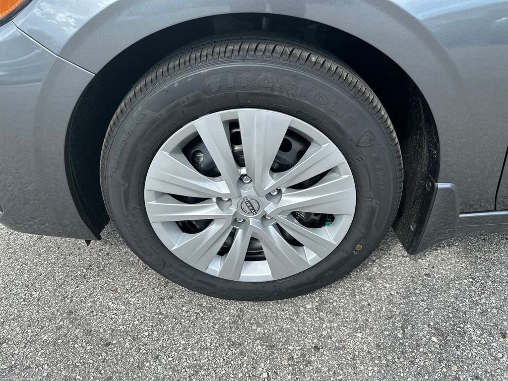 2025 Nissan Sentra S - Photo 9