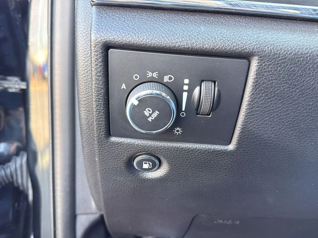 Used 2021 Black Jeep Limited image 19