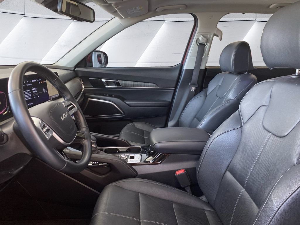 Used 2024 Red Kia EX image 7
