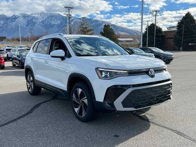 New 2026 Pure White Volkswagen SE image 7