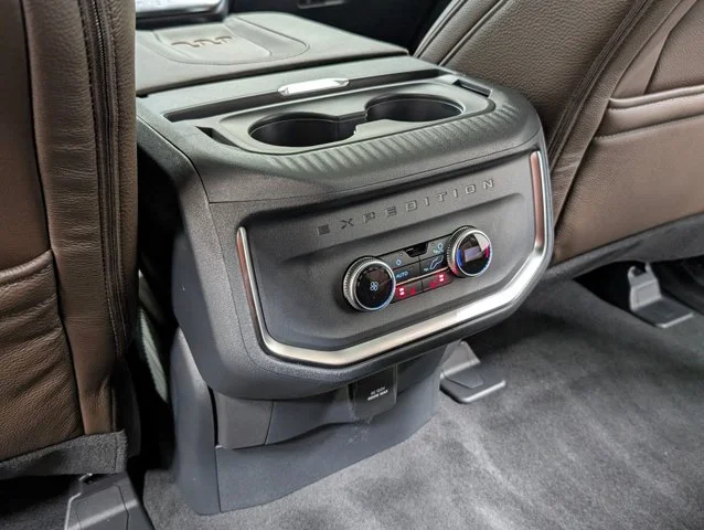 New 2027 Star White Metallic Tri-Coat Ford King Ranch® image 52