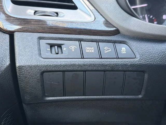 Used 2018 Gray Hyundai 2.4 Base image 29