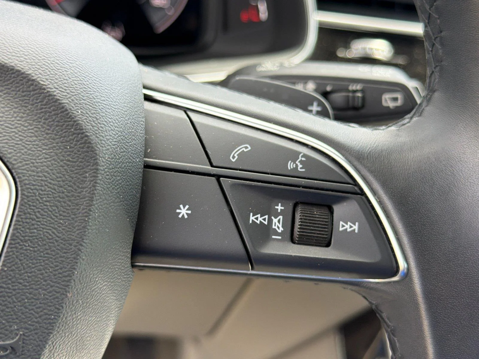 Used 2024  Audi Premium Plus image 19