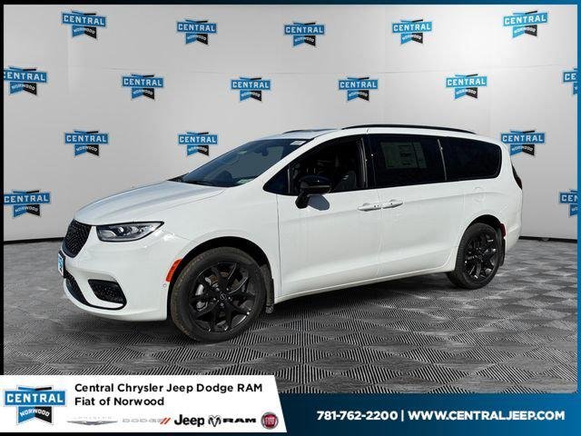 2026 Chrysler Pacifica Limited AWD's photo