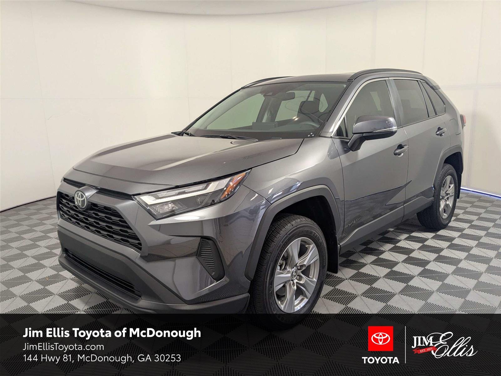 Certified Used 2025 Magnetic Gray Metallic Toyota XLE image 1