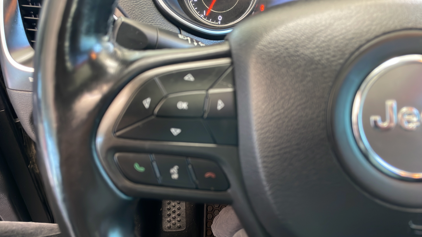 Used 2019 Gray Jeep Trailhawk image 21
