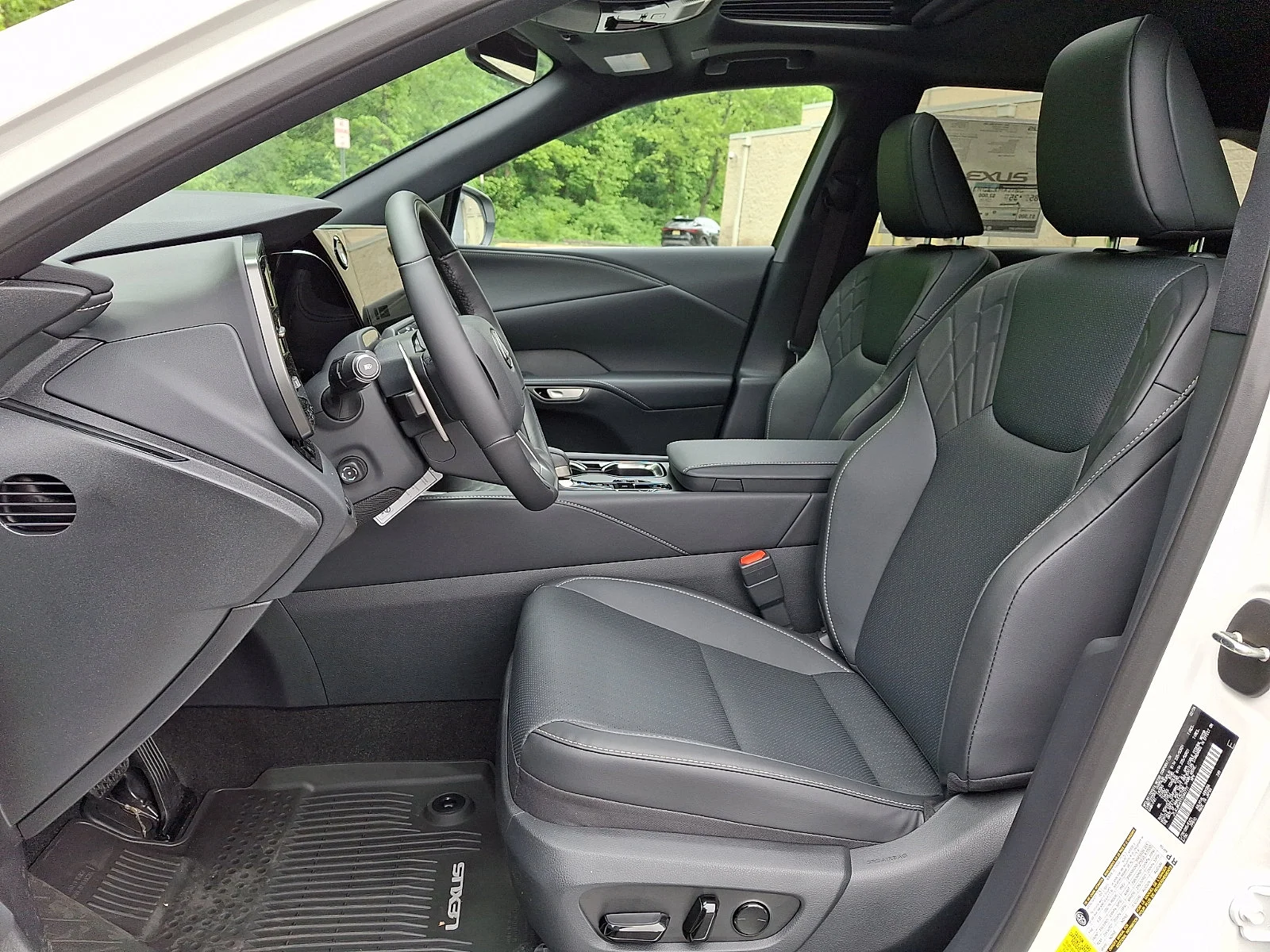 2026 Lexus RX 450h+ Premium - Photo 8