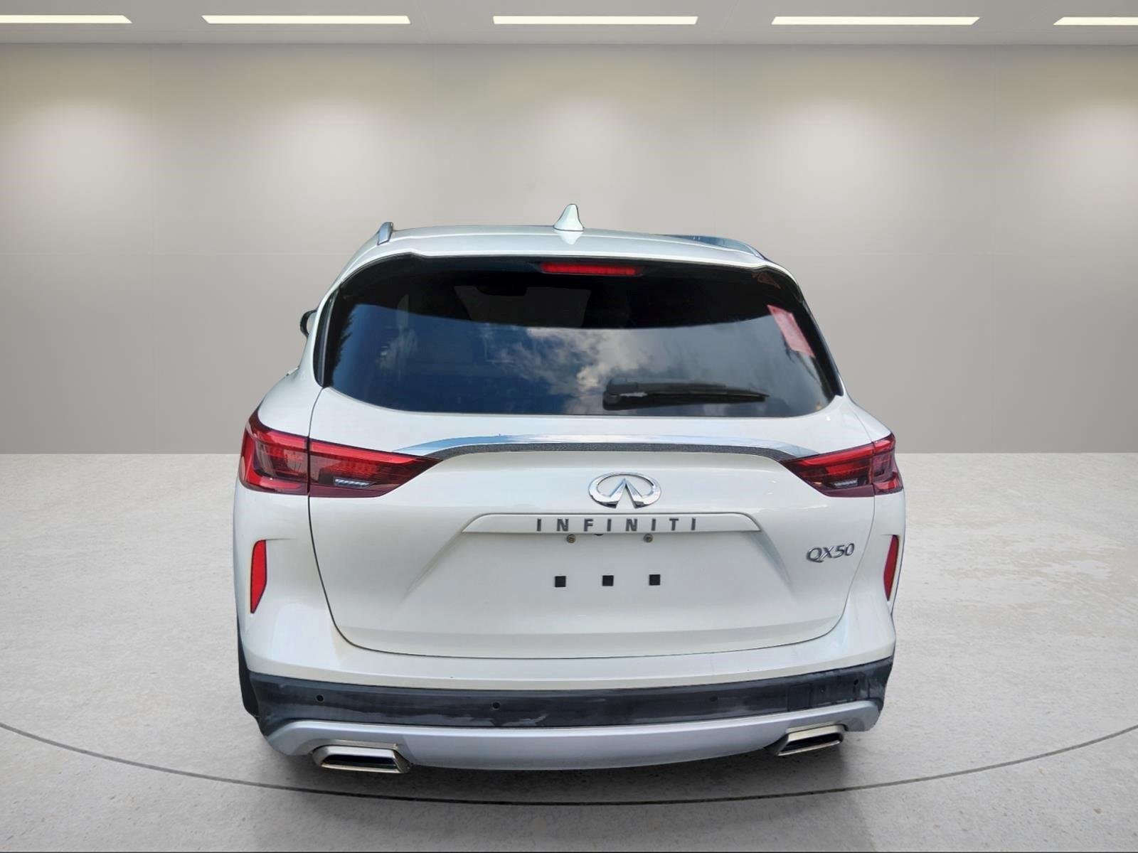 Used 2021 Majestic White INFINITI ESSENTIAL image 10