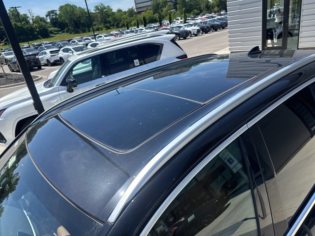 Used 2019 Black Sapphire Metallic BMW xDrive40i image 14