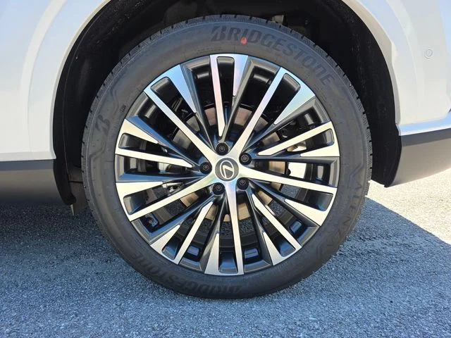New 2026 Eminent White Pearl Lexus PREMIUM PLUS image 15