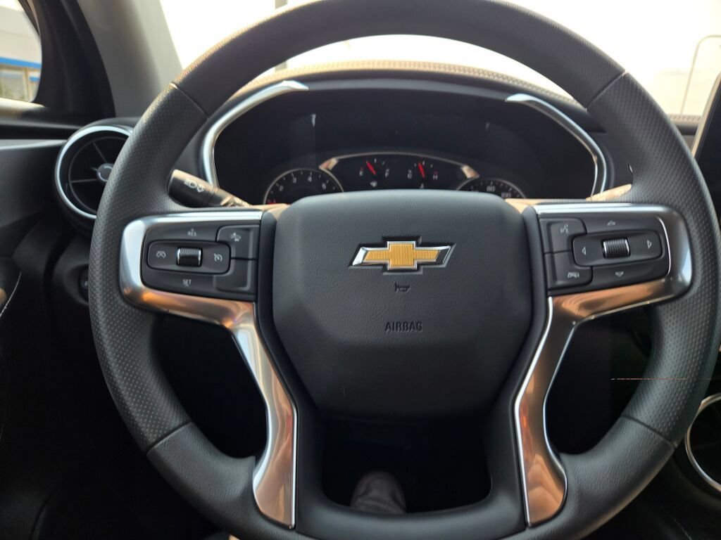 New 2026 Black Chevrolet 2LT image 28