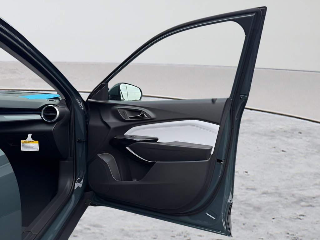 2026 Chevrolet Trax LT - Photo 37