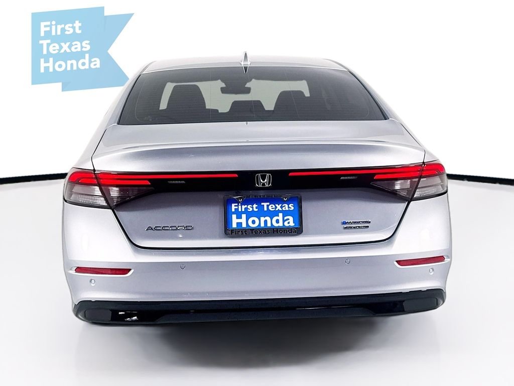 New 2026 Solar Silver Metallic Honda Touring image 6