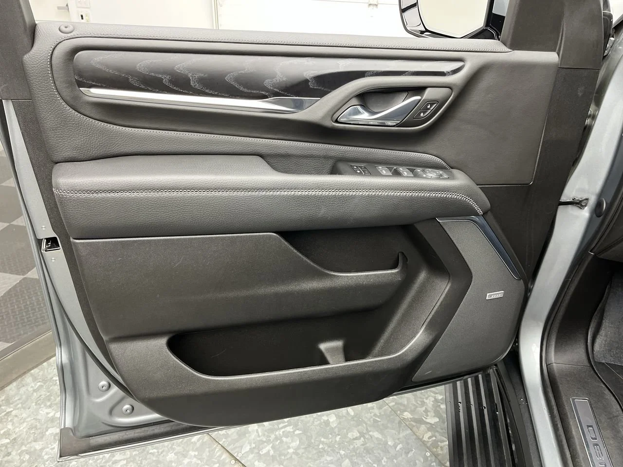Used 2023 Sterling Metallic GMC Denali image 8