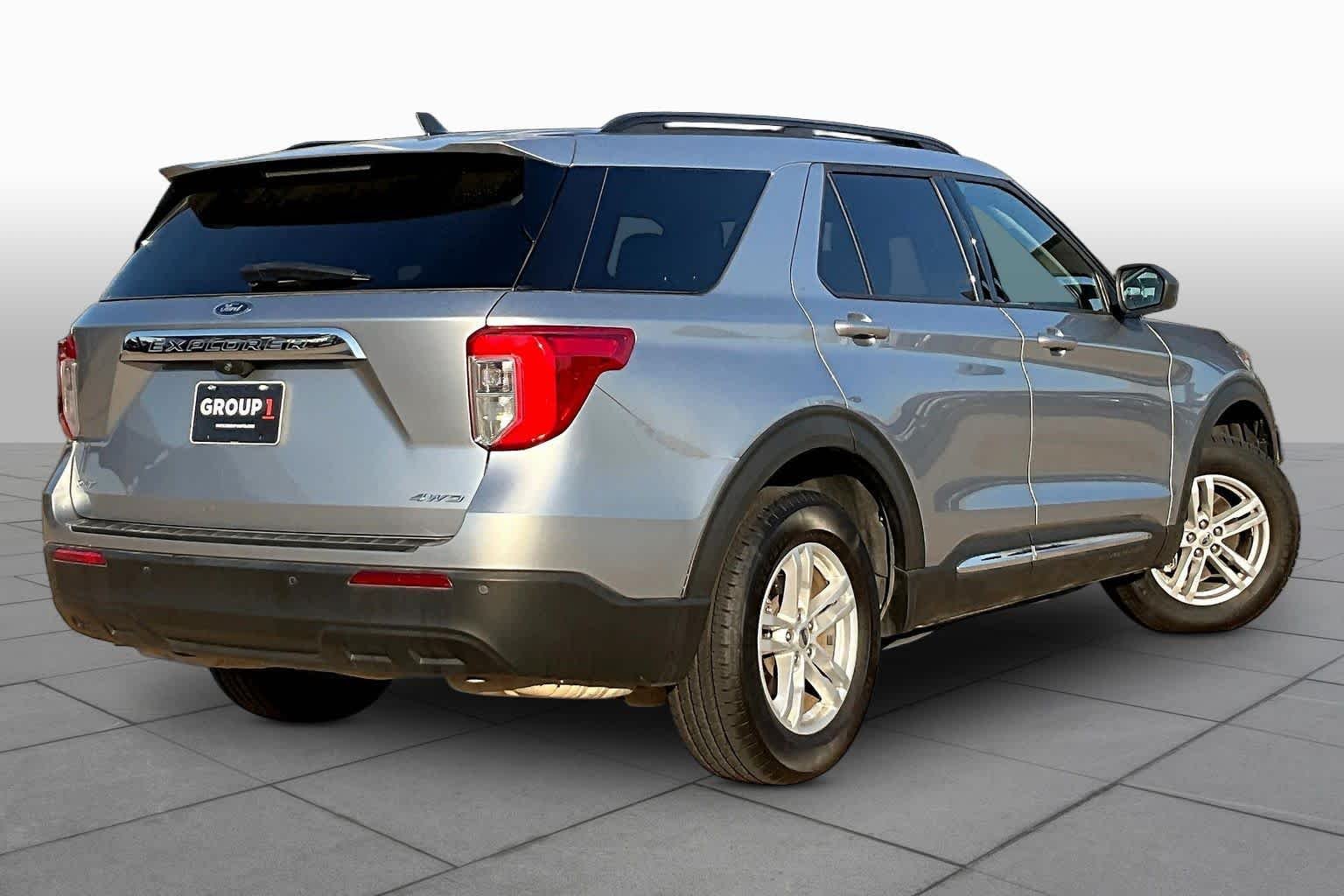 Used 2022 Iconic Silver Ford XLT image 12