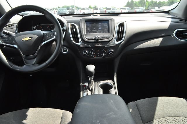 Used 2024 Summit White Chevrolet LT image 17