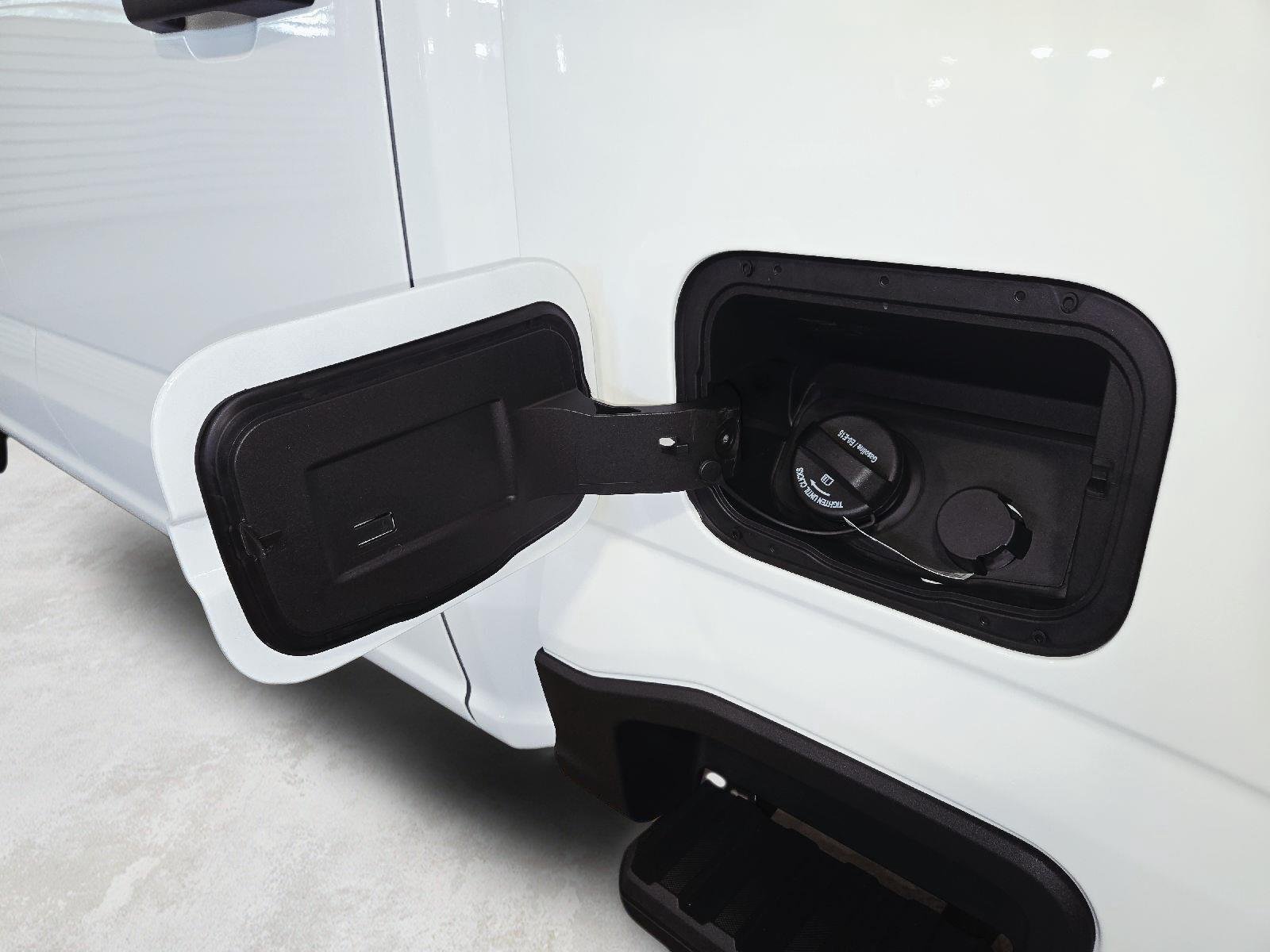 New 2026 Oxford White Ford F-350® XL image 39