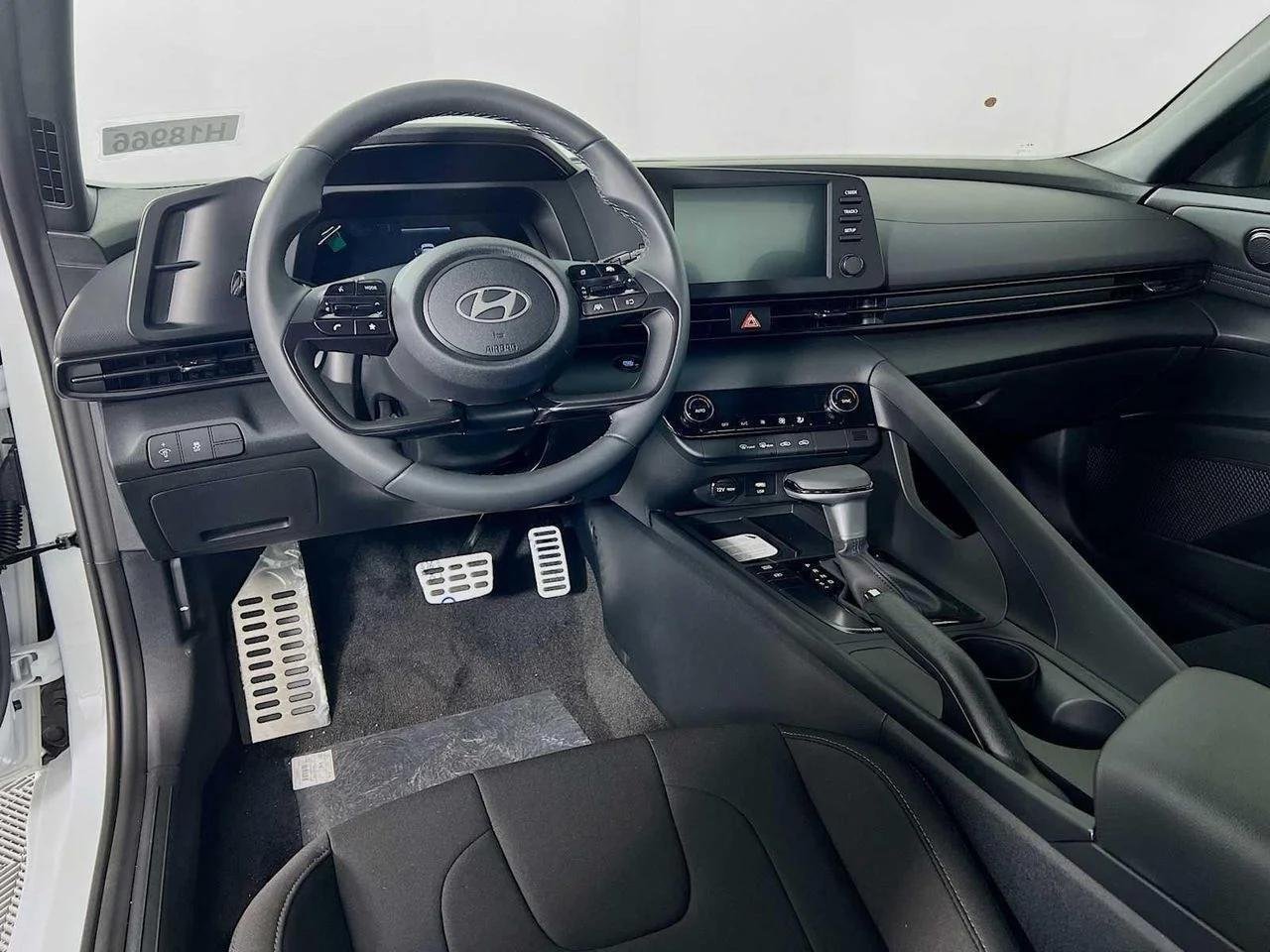 2026 Hyundai Elantra — photo 7