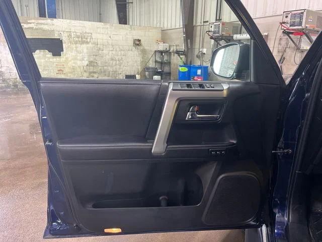 Used 2018  Toyota  image 10
